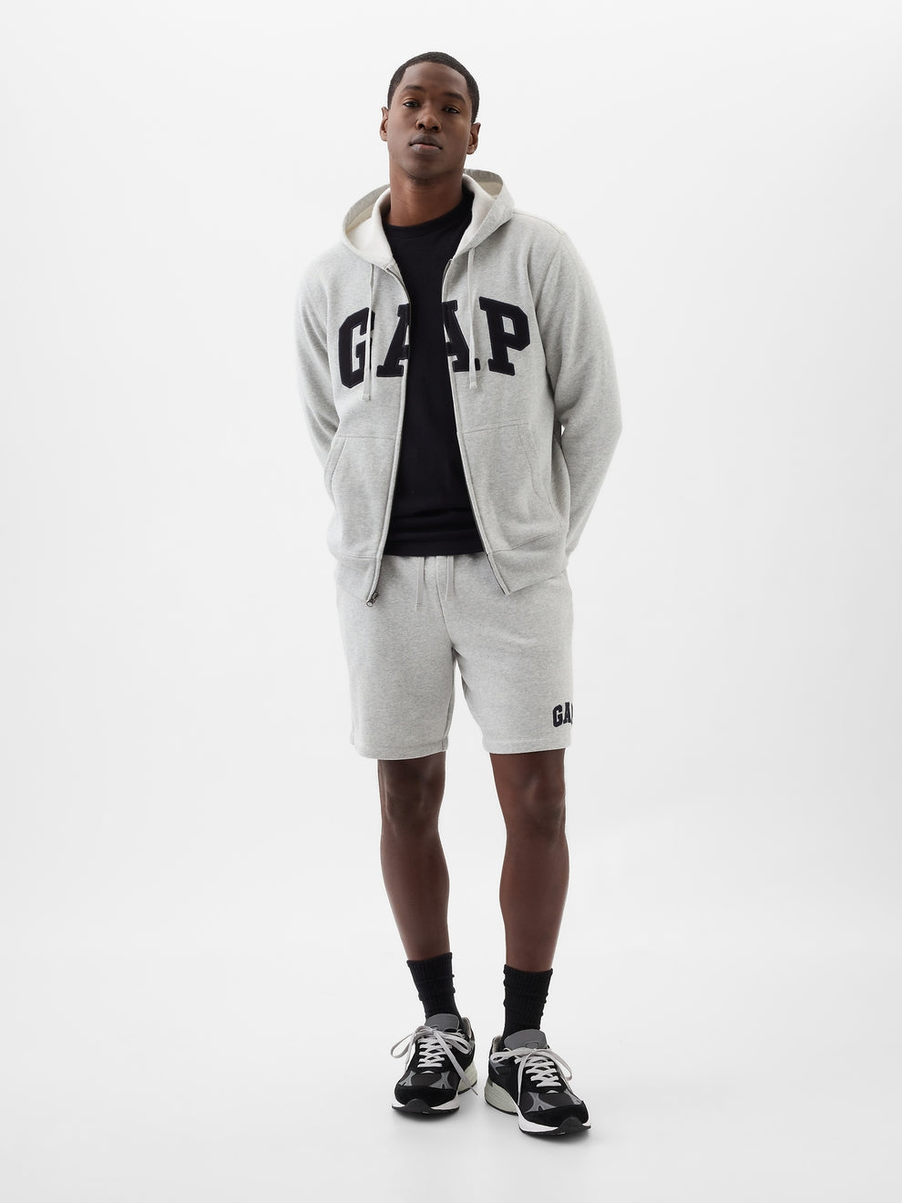 Gap Logo Shorts - B08