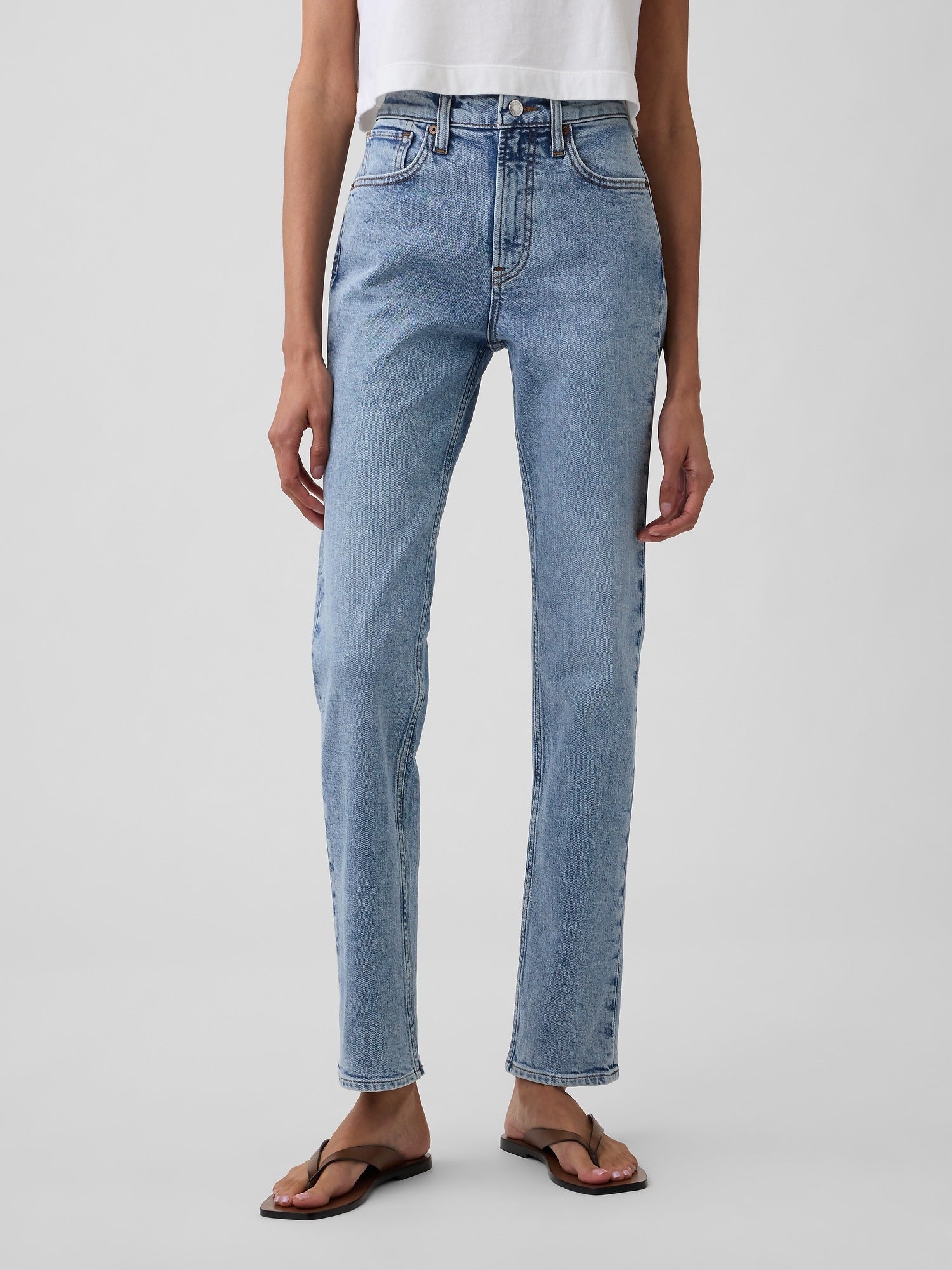 High Rise '90s Straight Jeans - Light wash