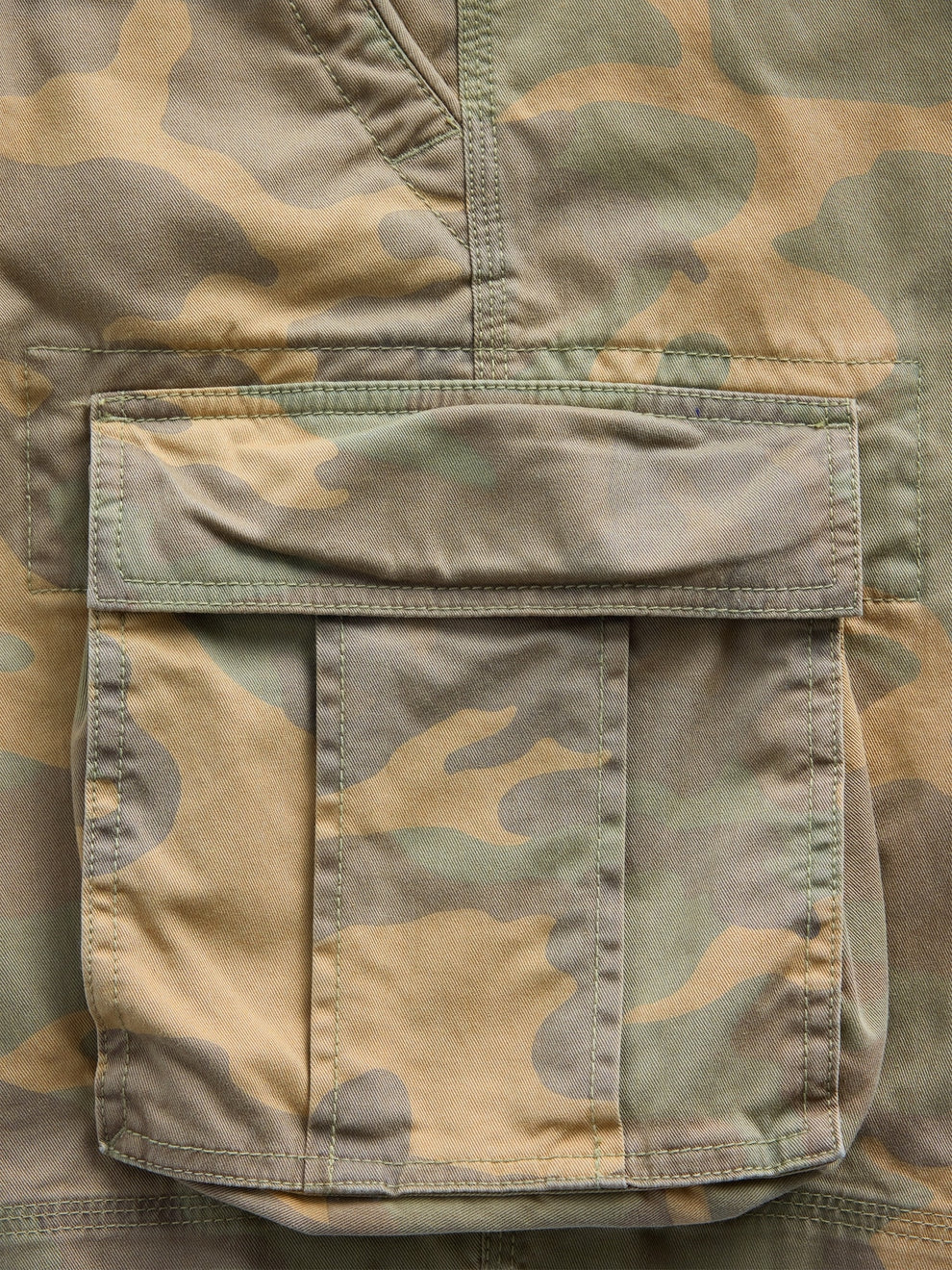 11" Relaxed Cargo Shorts - GREEN CAMO
