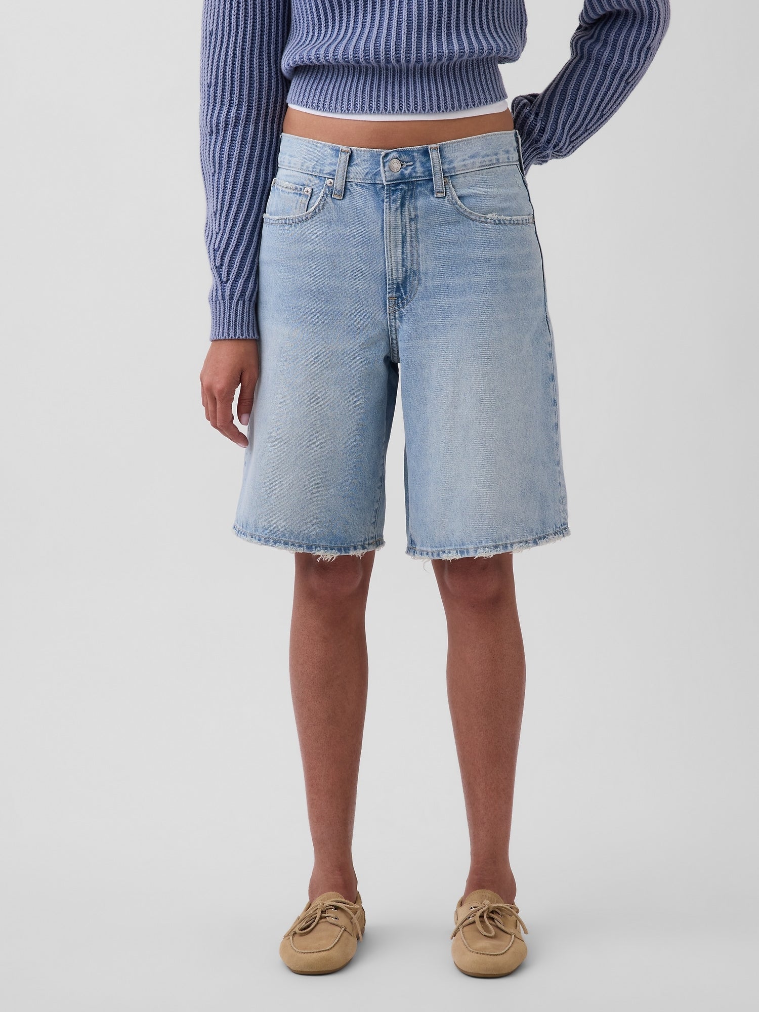 11" Mid Rise Longline Denim Shorts - Light indigo