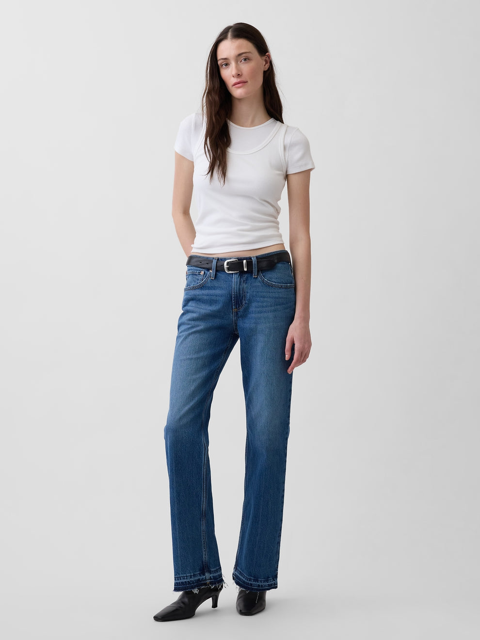 Mid Rise Relaxed Straight Jeans - Medium wash