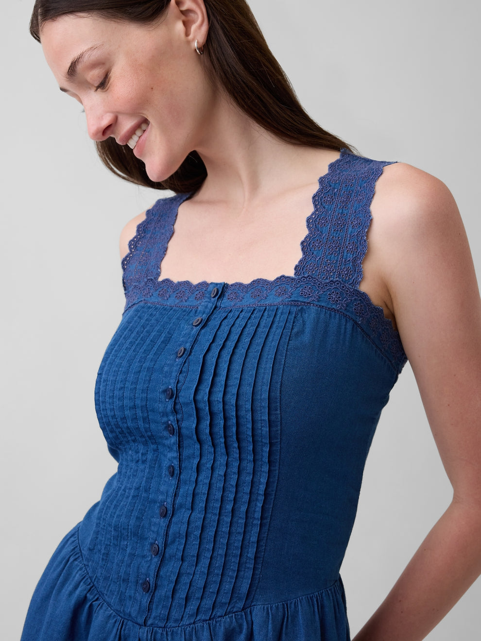 Pintuck Drop-Waist Mini Dress - Medium wash