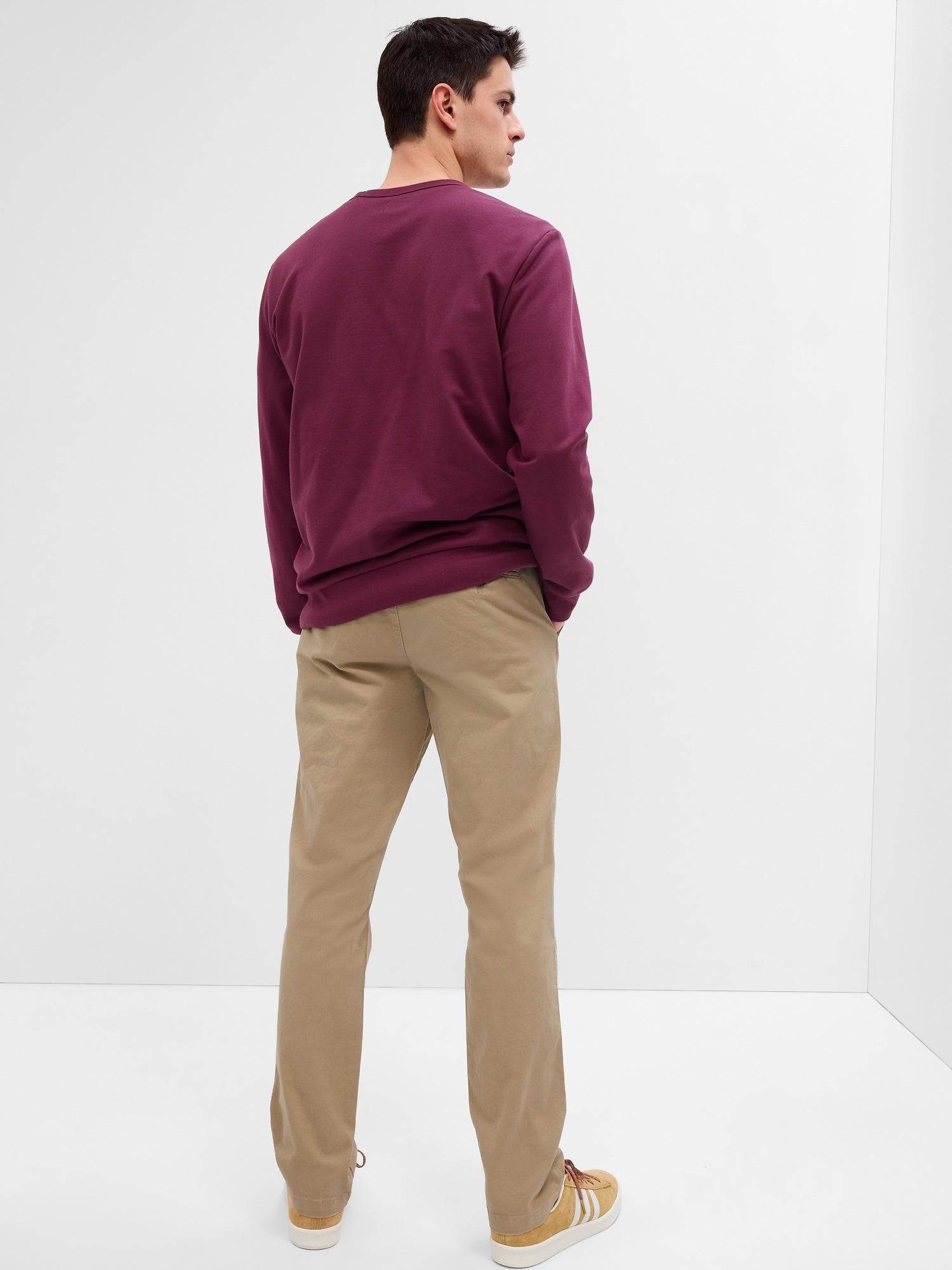 Essential Khakis in Straight Fit with GapFlex - iconic khaki