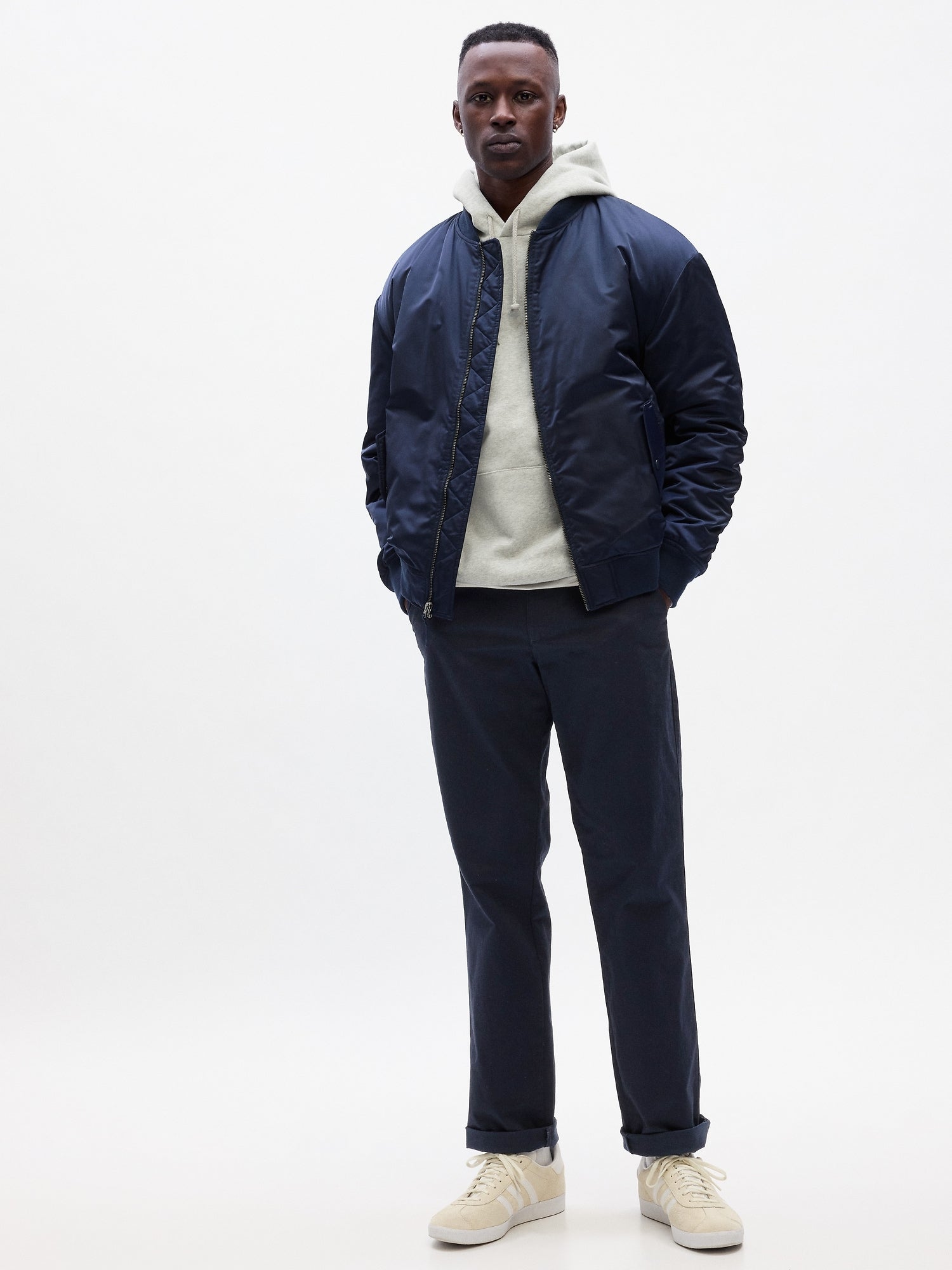 Essential Khakis in Straight Fit with GapFlex - new classic navy