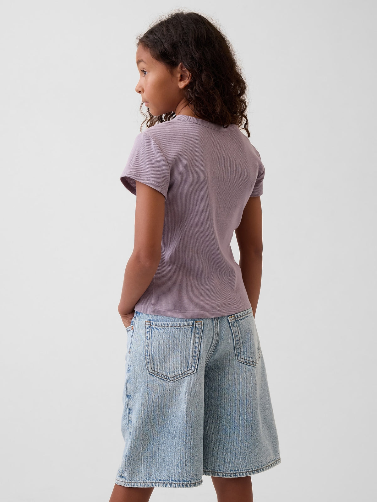 Gap Kids Rib T-Shirt in Dusty mauve, side view on a child model