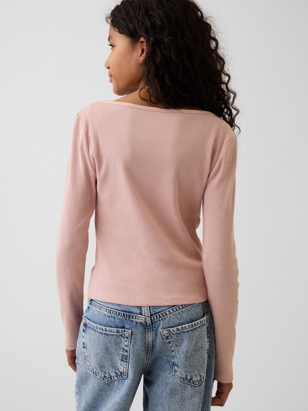 Gap Kids Rib T-Shirt in Primitive pink, back view on a model
