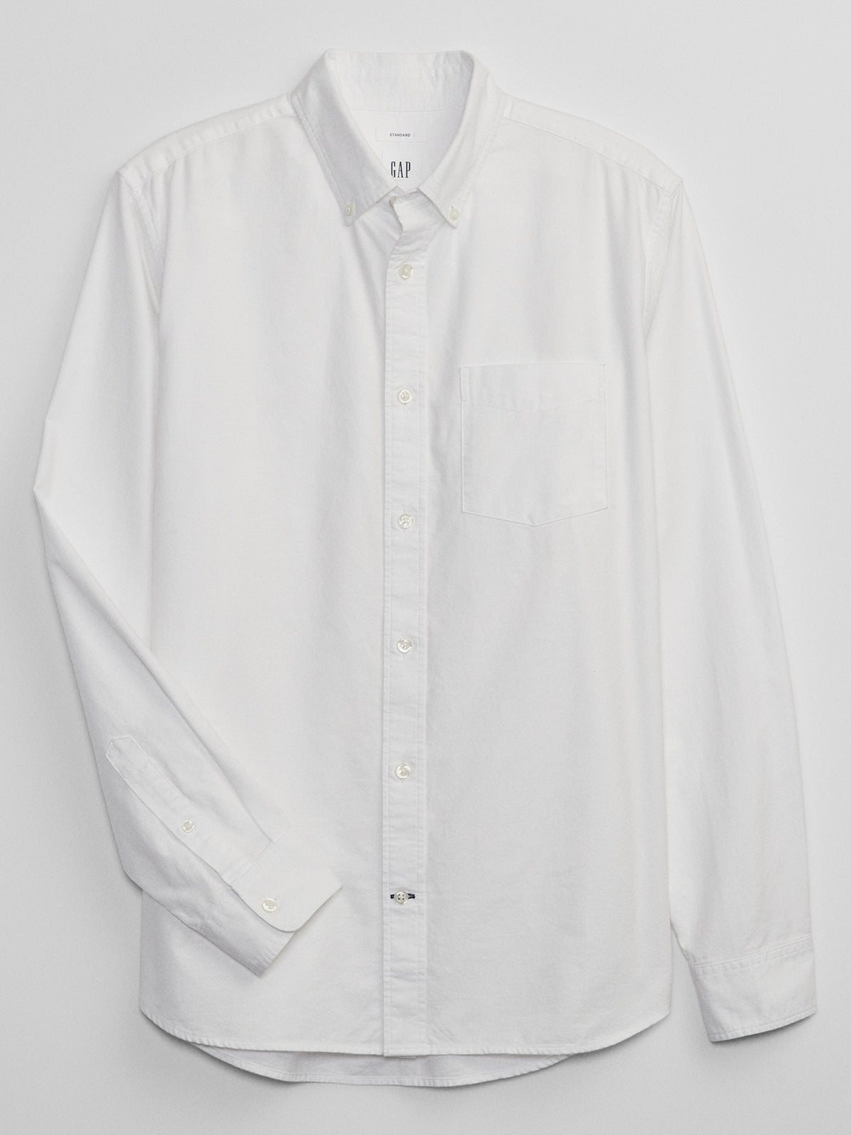 Gap Oxford Shirt in Standard Fit in white, product-only front view