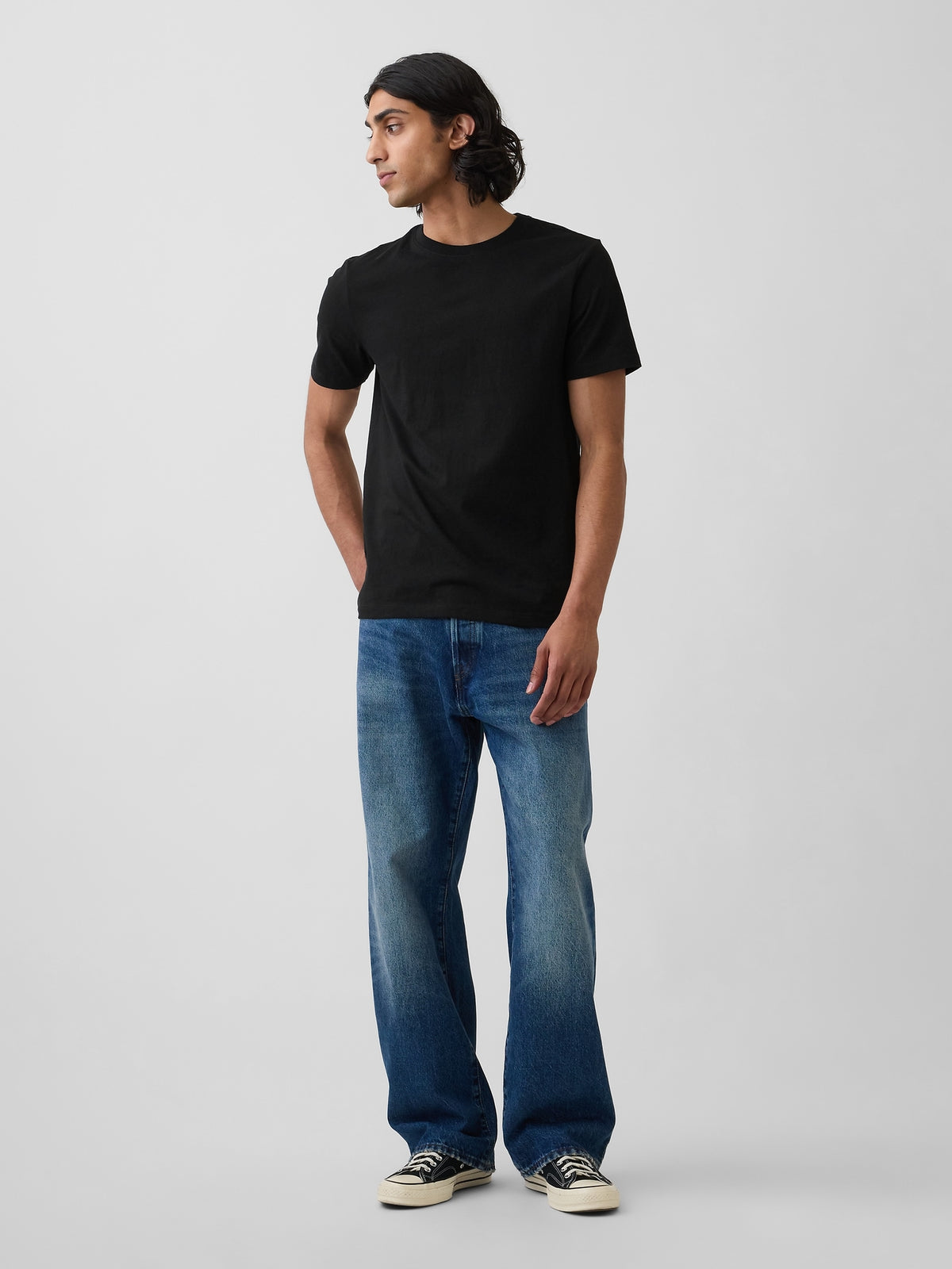 Gap Classic T-Shirt in True black, full-length view on a model