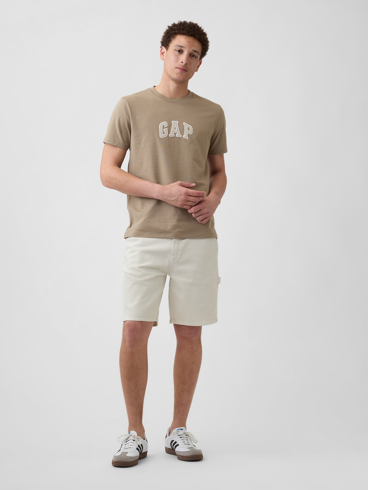 Gap Arch Logo T-shirt in BEACHWOOD, full-length view on a model