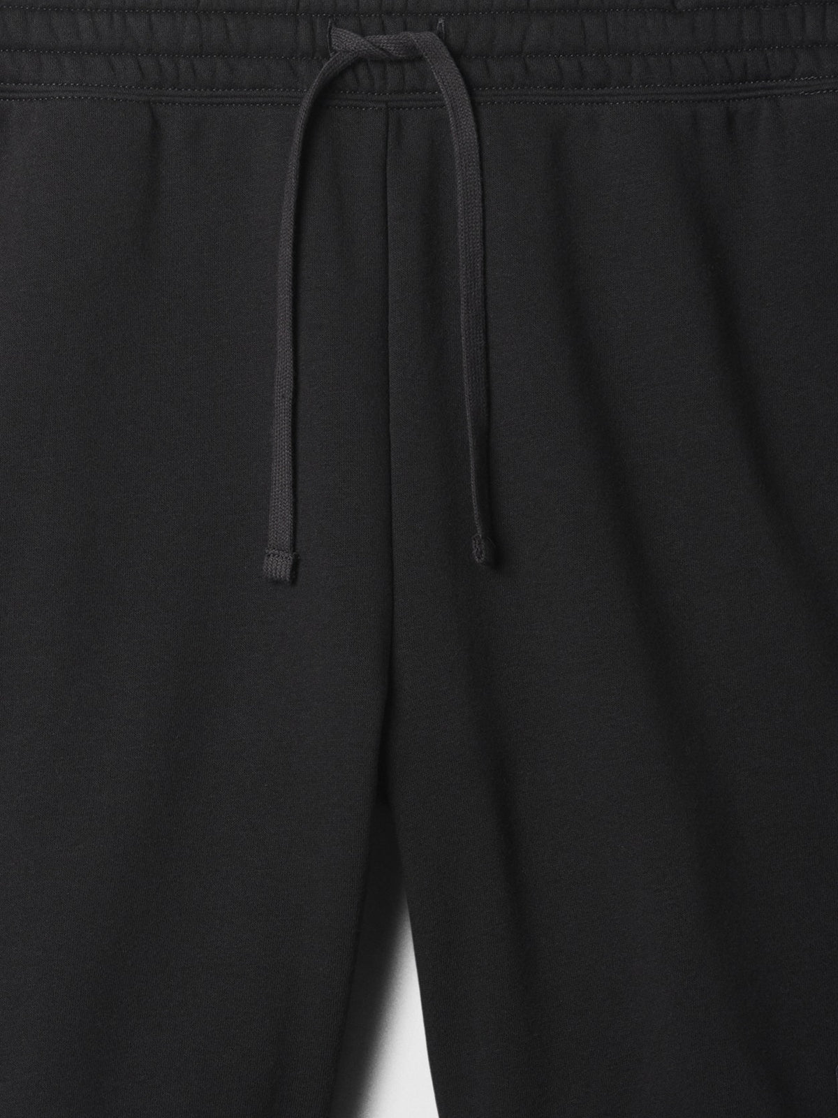 Gap Logo Shorts in black, drawstring waist detail
