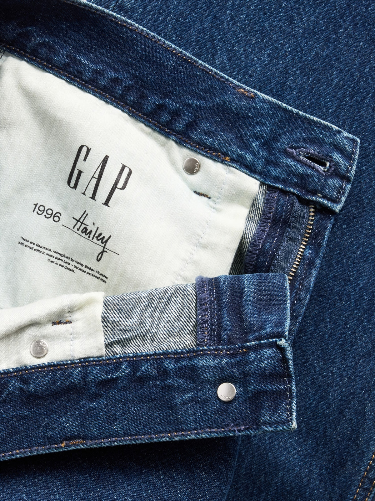 Gap The Hailey Low Rise Loose Jean in Medium Indigo, interior waistband label detail