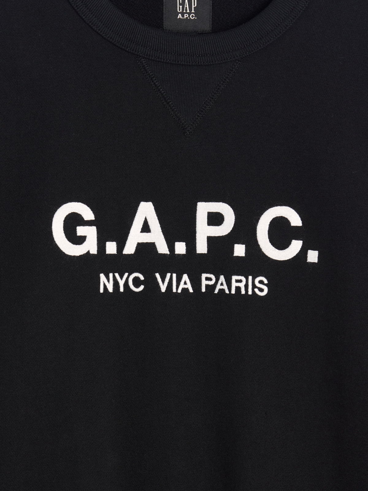Gap × A.P.C. Heavyweight Logo Sweatshirt - Black - AV4_Z