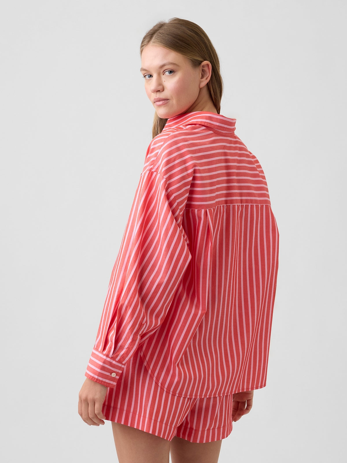Oversized Shirt in Poplin - Hot red