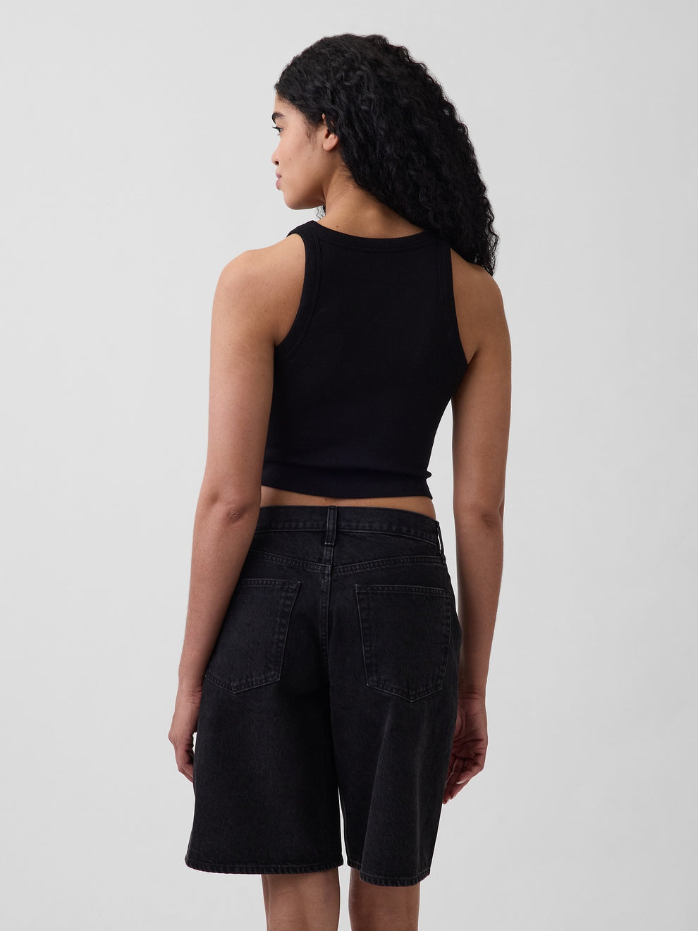 Ribbed Gap Logo Cropped Tank Top - BLACK