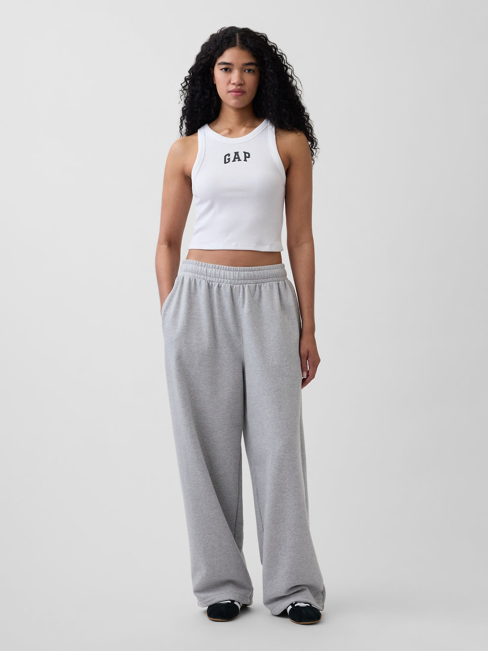Ribbed Gap Logo Cropped Tank Top - white