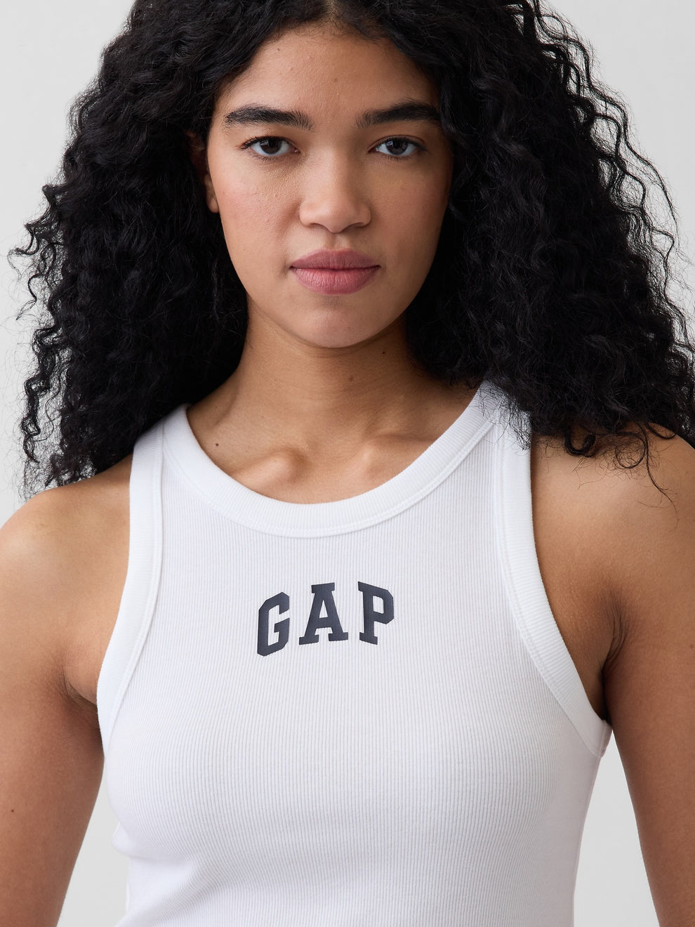 Ribbed Gap Logo Cropped Tank Top - white