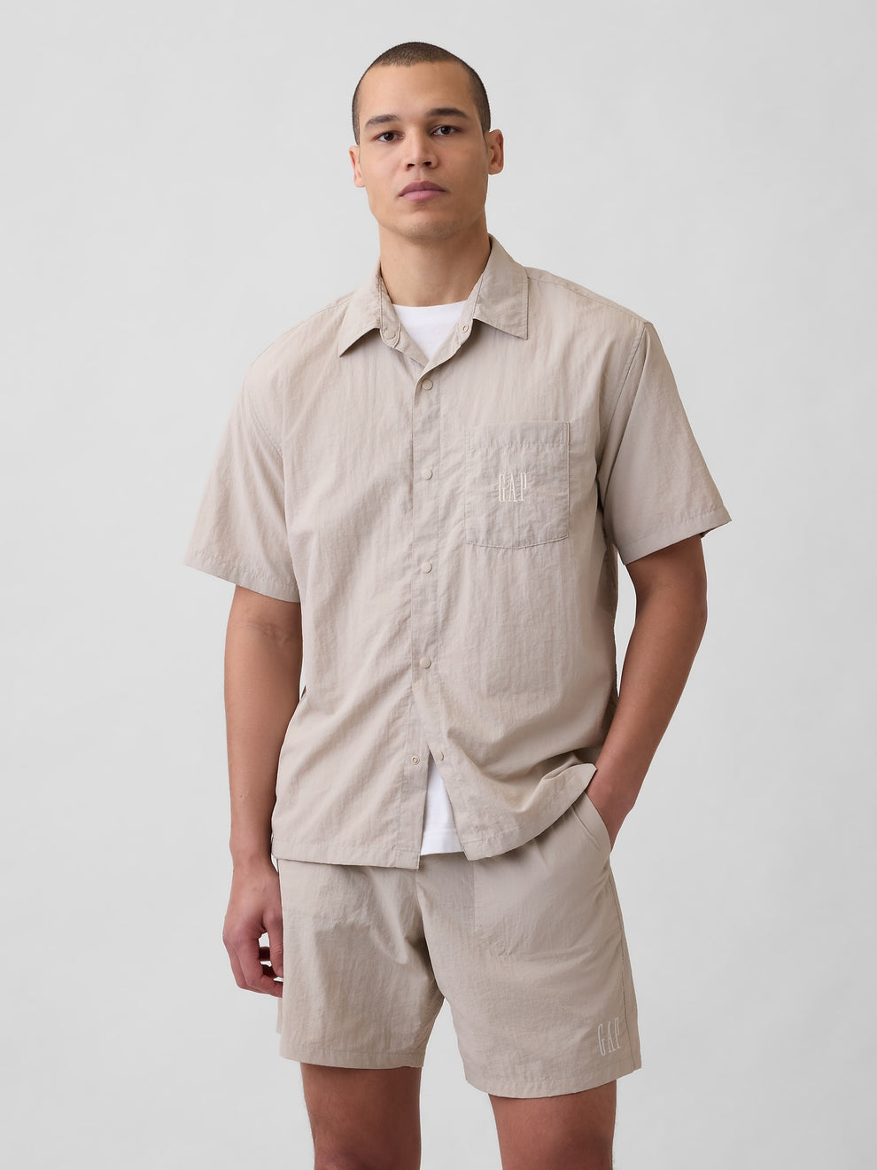 100% Recycled Nylon Shirt in Boxy Fit - COBBLESTONE