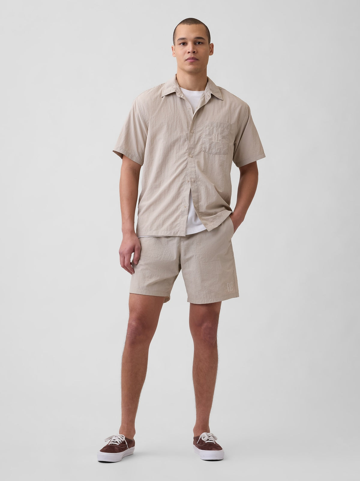 100% Recycled Nylon Shirt in Boxy Fit - COBBLESTONE
