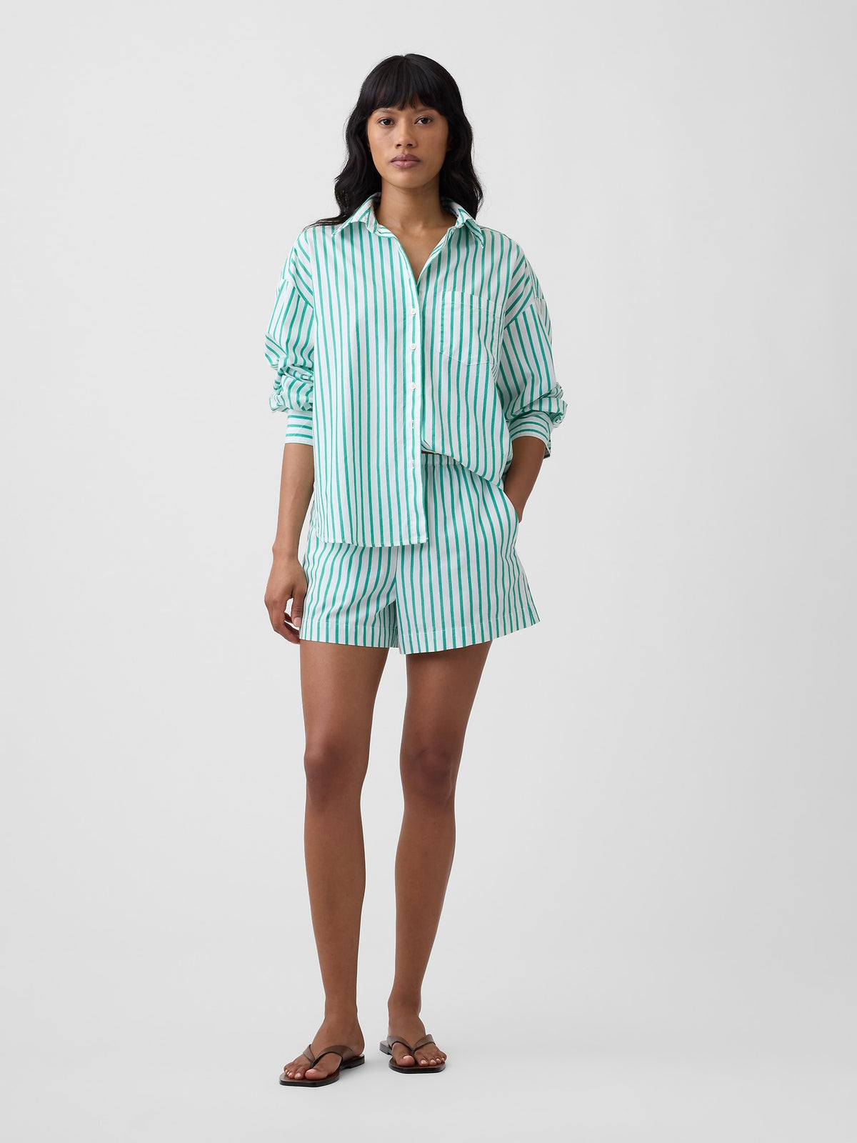 Relaxed Pull-On Poplin Shorts - Deluxe green